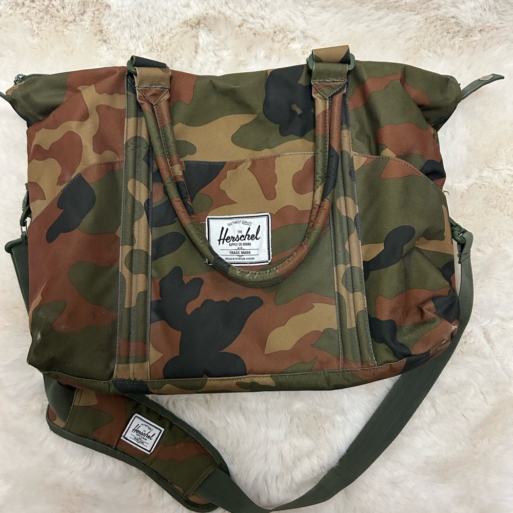 Herschel Supply Company Camouflage Baby Bag - Picture 2 of 11